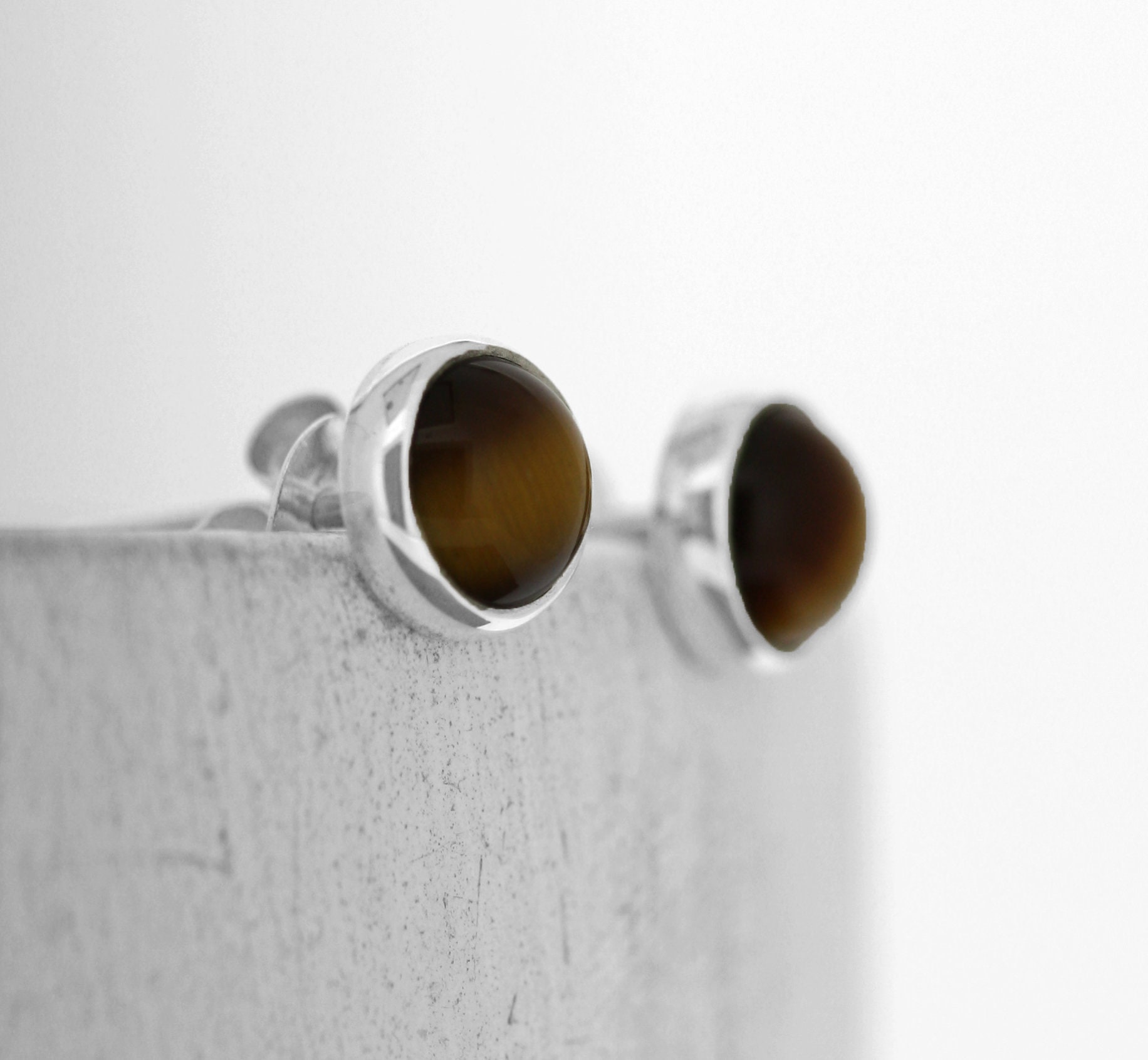 Boucles D'oreilles Puces En Argent 925 - Pierre œil De Tigre Naturelle 6mm - Rhodié - Neuf Avec étiquettes