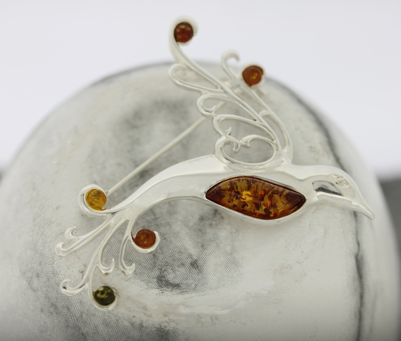 コニャックバルト海産琥珀ハチドリブローチ：スターリングシルバー