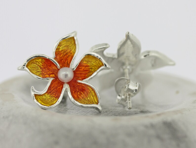 Eny Lee Parker Pearl Flower Studs main image 0