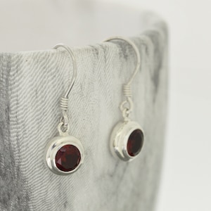 Garnet Earrings / Garnet Drop Earrings / Garnet Dangle Earrings / Garnet Faceted Earrings / January Birthstone / Red Stone Earrings