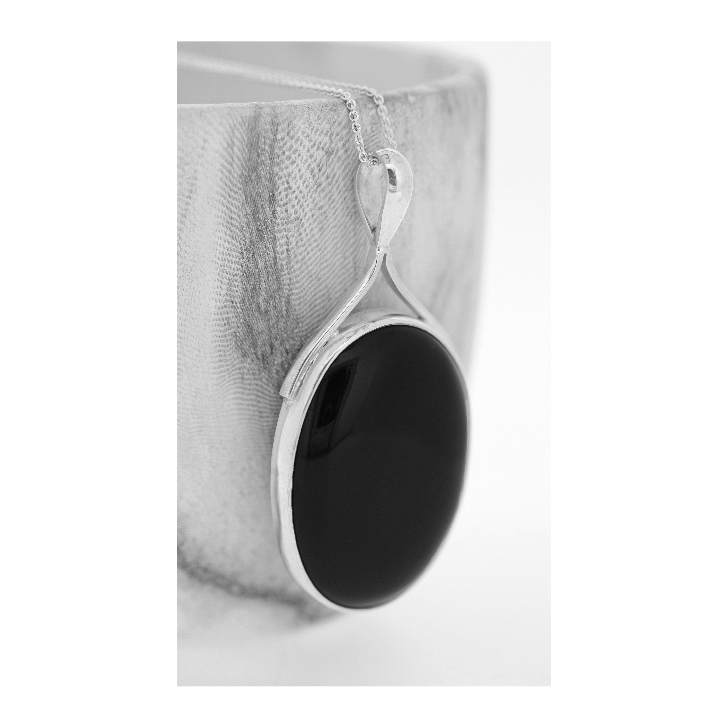 Wishbone Oval Black Onyx Necklace / Sterling Silver Onyx