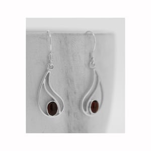 Garnet Teardrop Earrings / Garnet Drop Earrings / Garnet Dangle Earrings / Garnet red Earrings / January Birthstone / Red Stone Earrings