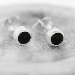 4mm Circle Onyx Studs / Round Onyx Earrings / Sterling Silver Onyx Studs / Black Onyx Studs / Black Onyx Earrings / Black Stone studs