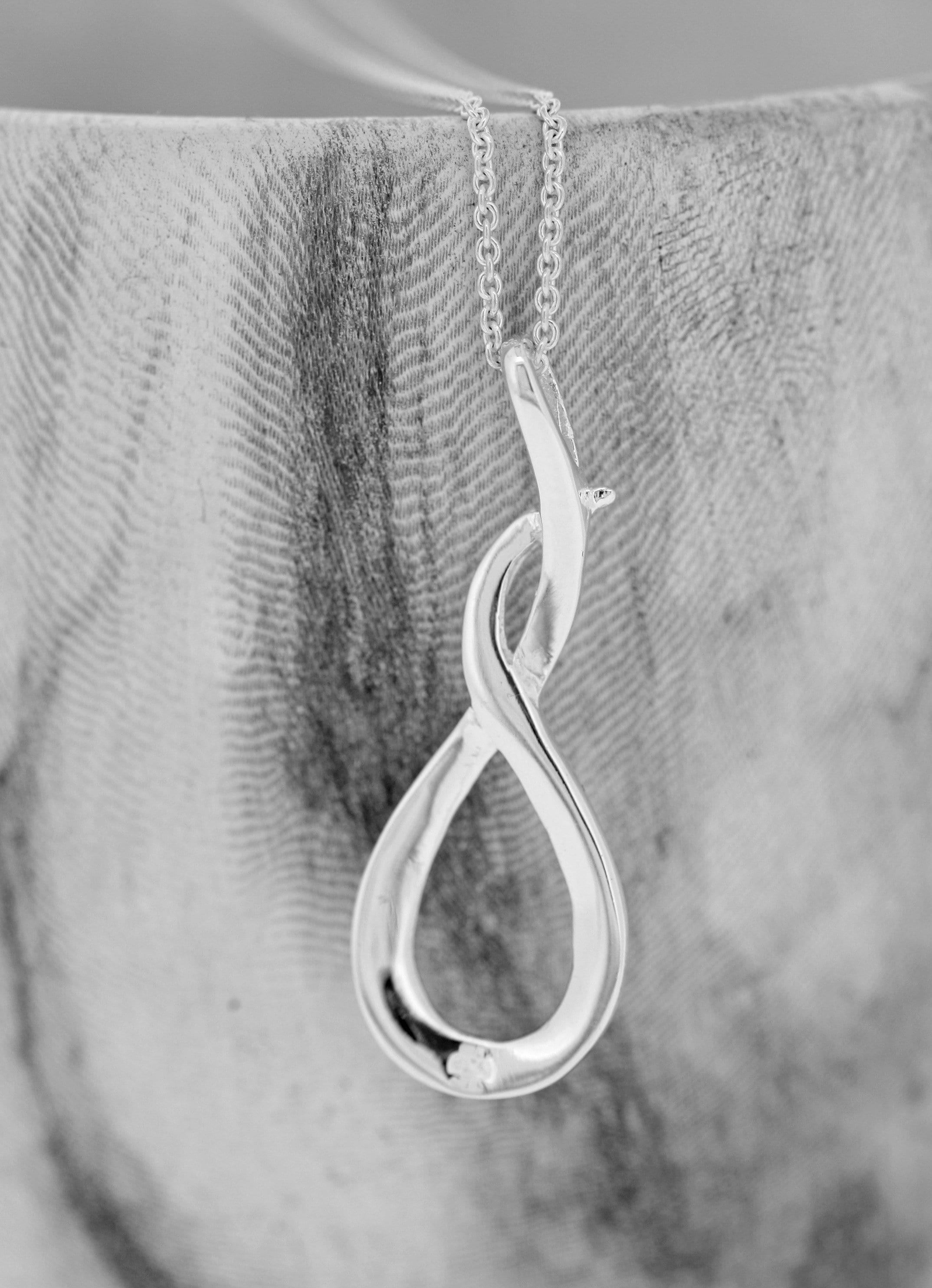 ネックレス・ペンダント ROMANTINUER SN82 NECKLACE SILVER RIBBON STRING Sterling Silver Ribbon Pendant / Sterling Silver Twisted