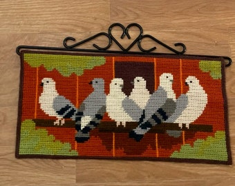 ヴィンテージの手刺繍タペストリー、農場のガチョウの風車
