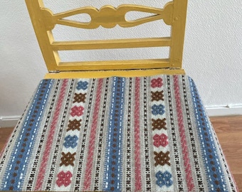 Handwoven Swedish tablecloth or tapestry / vintage Swedish handmade weaving