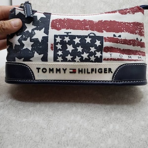 90&#39;s Tommy Hilfiger cosmetic bag USA flag. Excellent condition.