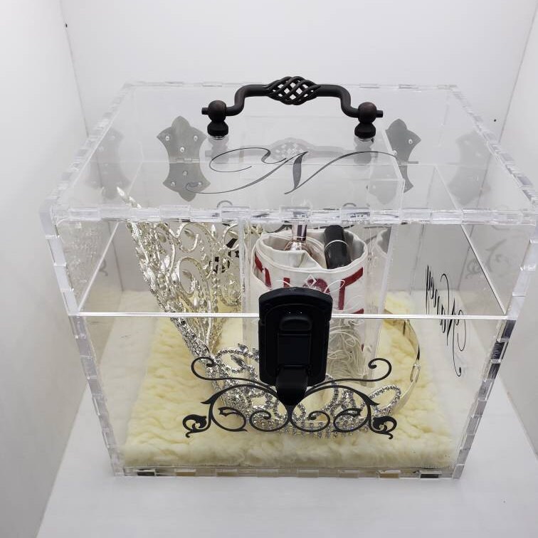 Crown/tiara Carrying Case. CROWN CARRYING BOX Etsy Singapore