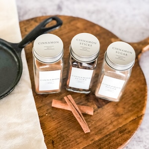 Minimalist Spice Labels: Water & Oil Resistant Pantry Organization