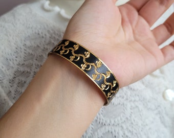 Kate Spade Black Enamel Gold Hinged Bangle Called New York  display picture 2