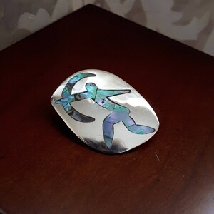 Vintage mexikanische 925 Sterling Silber und Abalone Inlay Designer Pin Brosche mit Azteken Krieger, Tribal Motiv. Markiert. Unisex Brosche. Geschenkidee