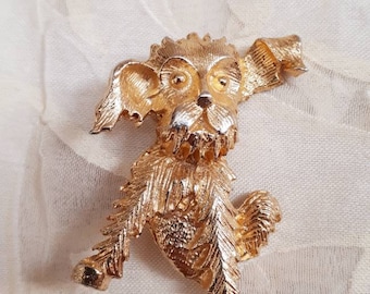 Superbe broche d’épingle à chien pour chiot plaquée or. Idée cadeau. Épingle unisexe.