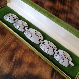 Vintage Silver Tone Flower Bracelet - Textured Panel Link