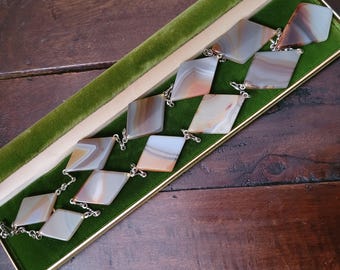 Collier vintage avec bandes d'agate : chaîne argentée