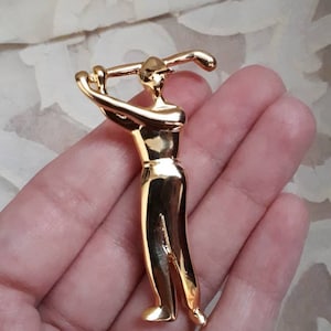 Vintage gold plated golfer pin brooch. Gift idea. Unisex pin.
