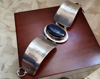 Bracelet vintage en argent sterling et or bleu : fermoir à large bande