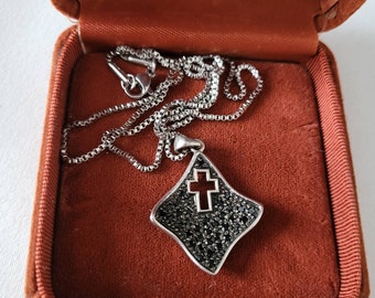 Collier pendentif croix en argent sterling : accent strass noirs