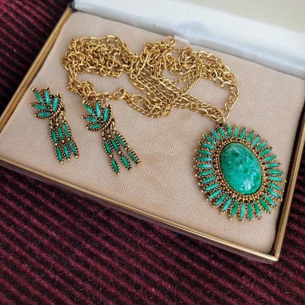 Vintage set of gold tone necklace and clip n earrings with green glass stones. Marked Celebrity. Gift idea
