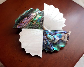 Vintage paua abalone shell and mother of pearl pin brooch. Gift idea.