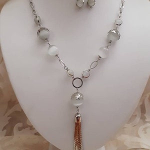 Silver Tone Lariat Necklace and Dangle Earrings, Cat Eye Glass Beads image 10