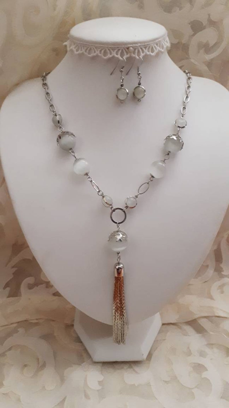 Silver Tone Lariat Necklace and Dangle Earrings, Cat Eye Glass Beads image 10