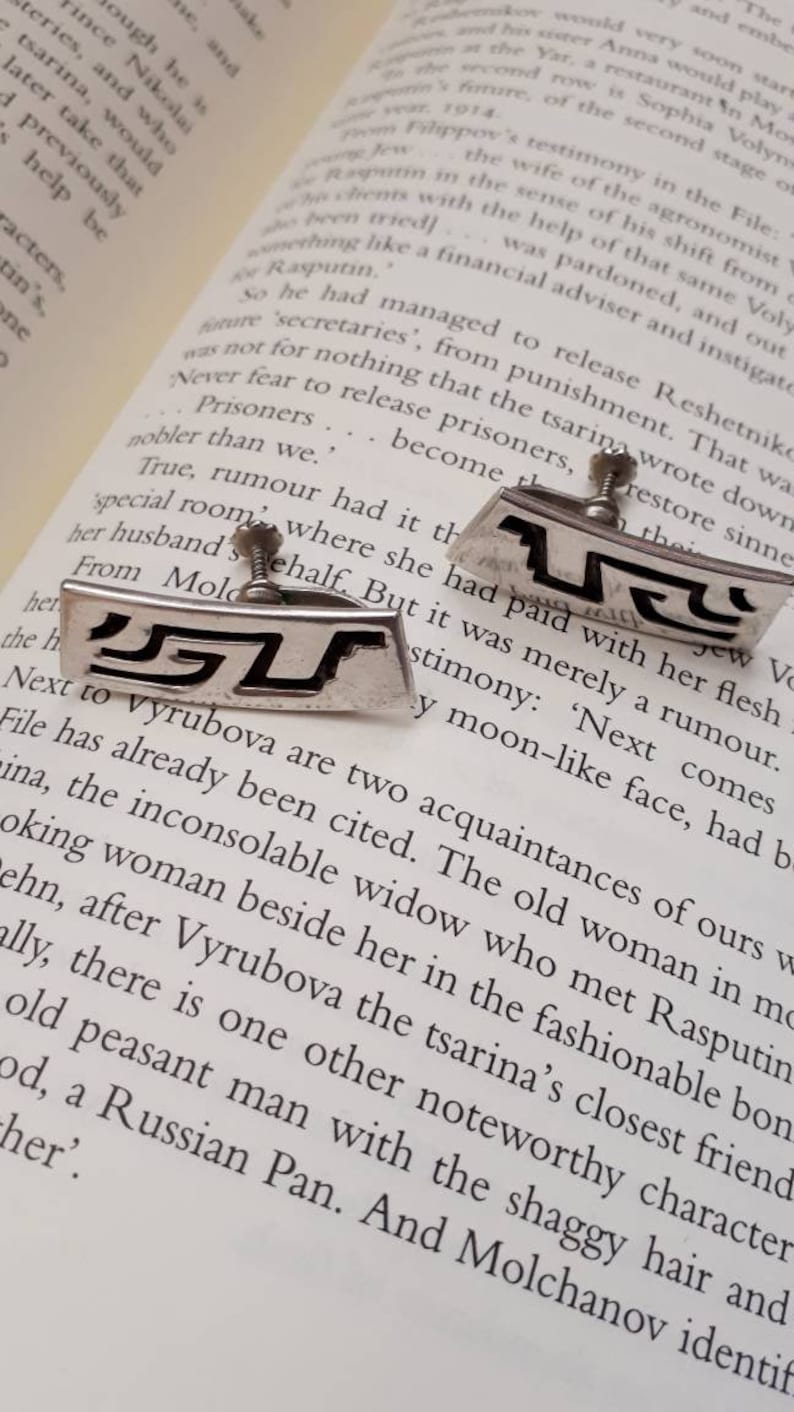 Designer piece. Hallmarked tribal aztec symbol screw back earrings Vintage 925 Mexican Taxco ATA oxidized sterling silver mayan symbol