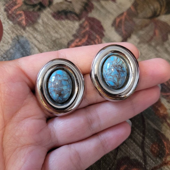 Gorgeous silver tone and faux turquoise stud pier… - image 4