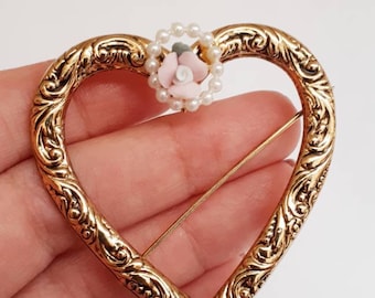 Broche vintage Art nouveau en forme de coeur : épingle de coeur en or antique avec fleur de perle