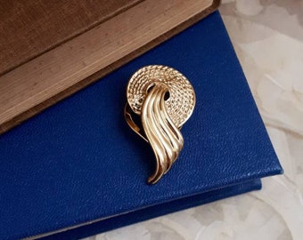 Vintage Gold Tone Textured Dress Clip - Scarf Clip