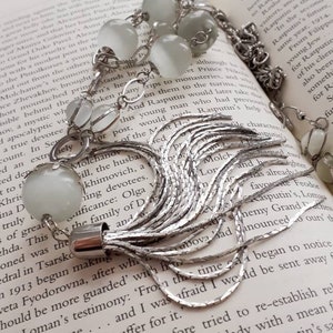 Silver Tone Lariat Necklace and Dangle Earrings, Cat Eye Glass Beads image 7