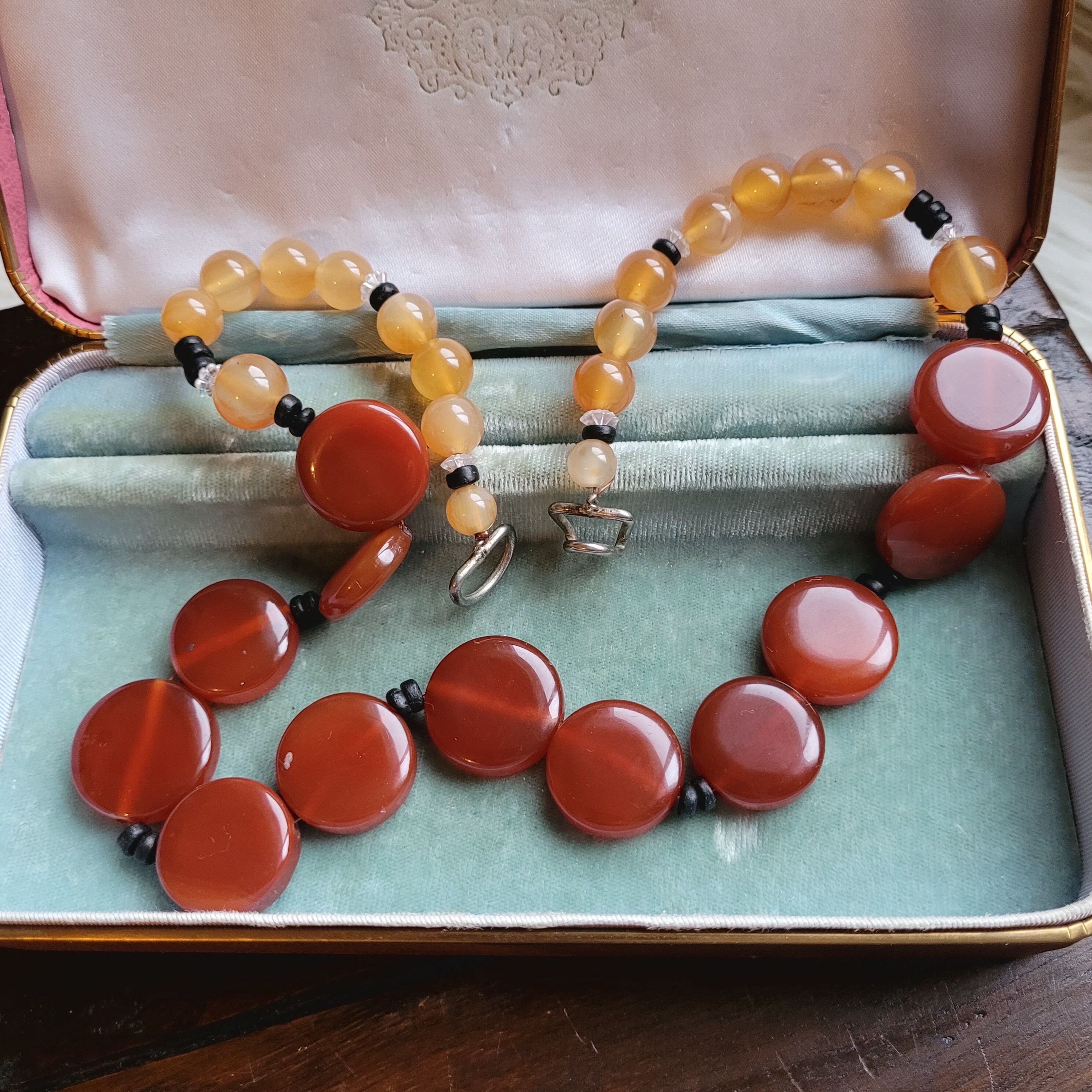 ヴィンテージカーネリアン宝石ビーズネックレス：長さ22 1/4インチ