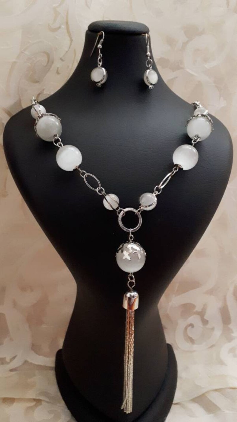 Silver Tone Lariat Necklace and Dangle Earrings, Cat Eye Glass Beads image 3