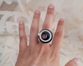 Bague argentée et noire avec strass, taille 7