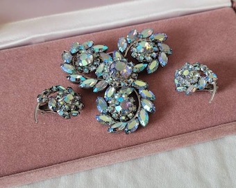 Vintage Aurora Borealis Kristallbrosche und Ohrclips im Set