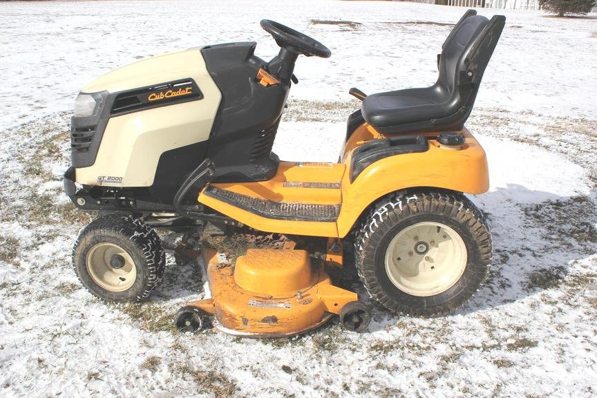Cub Cadet GT 2000 Garden Tractor Manual del operador