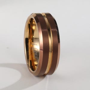 ローズゴールドタングステン結婚指輪、ローズゴールド婚約指輪、ブラシ仕上げタングステンバンド、メンズタングステン結婚指輪、メンズ婚約指輪