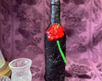 Handgeschilderde rode roos glazen fles: geüpcycled bloemenvaas