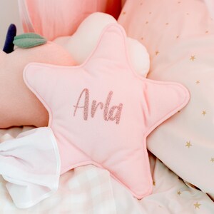 Cojín de estrella personalizado / Decoración de guardería rosa / Cojín rosa / Bonita decoración de habitación de niña / Regalo para niña