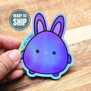 Autocollant holographique lapin violet, 2,62 po. × 3 po., prêt à être expédié, autocollants imperméables, autocollants mignons, autocollants pour ordinateur portable, autocollants kawaii