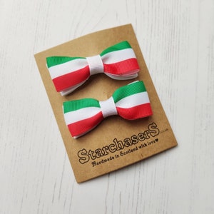Pack of 2 Small Italy flag hair bows, perfect gift for Italian girls.