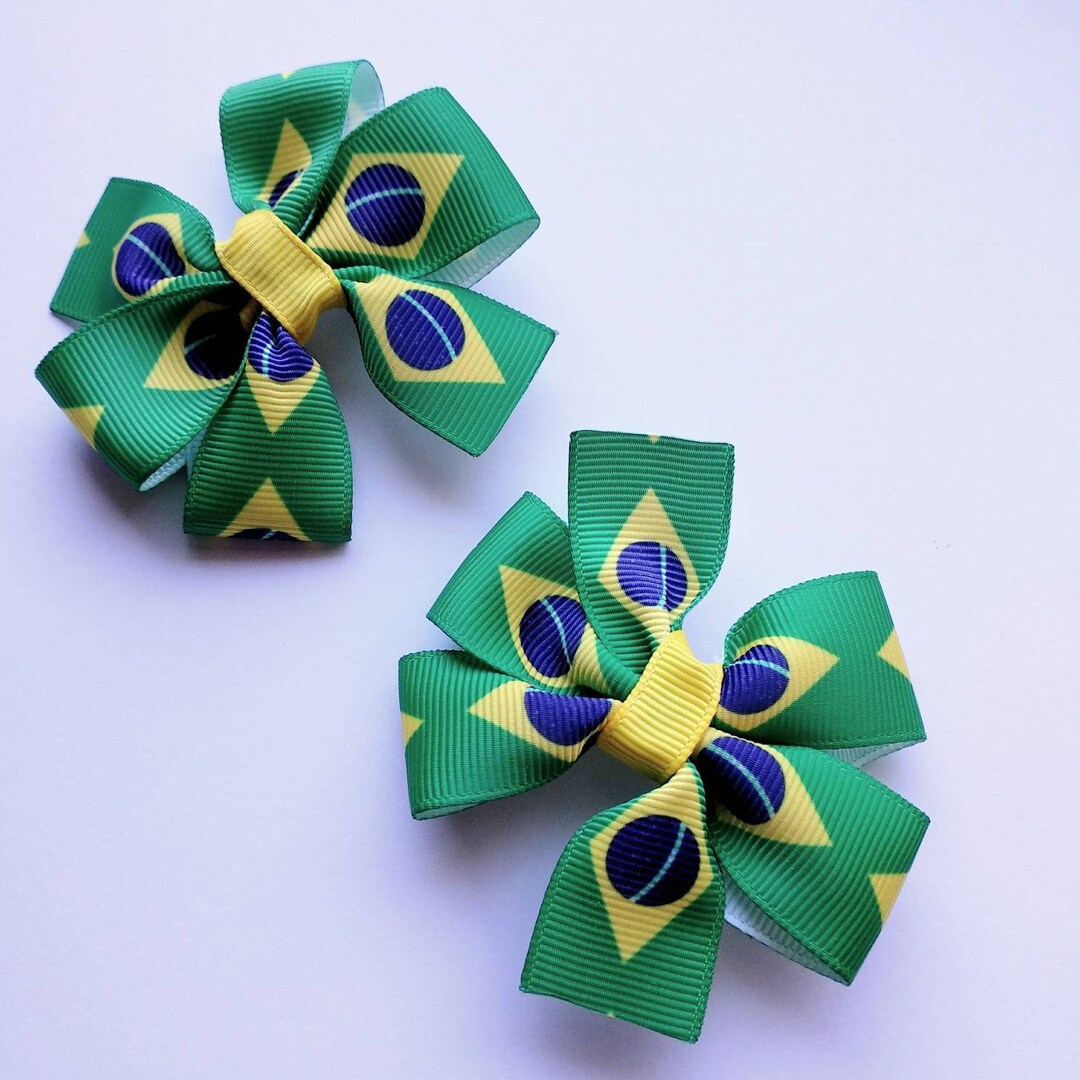 Brazil Flag Hair Bows pack of 2, Pair of pretty bows with the Brazilian Flag Motif. Etsy.de