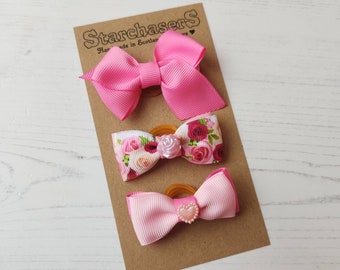 Dog Hair Bows 3 Pack, In a Choice of colours. Makes a beautiful Gift.