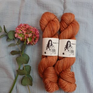 DK weight,single ply, handgefärbte Wolle: Merino, Alpaka, Seide