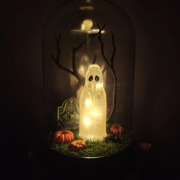 Light-up Ghost Terrarium