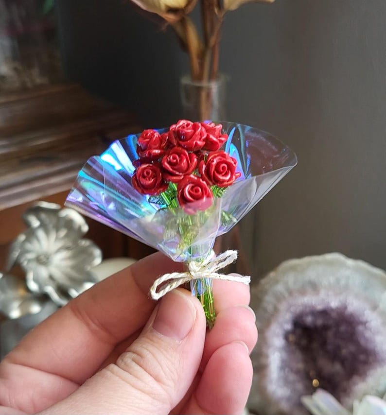 Miniature Bouquet of Beaded Roses - Etsy