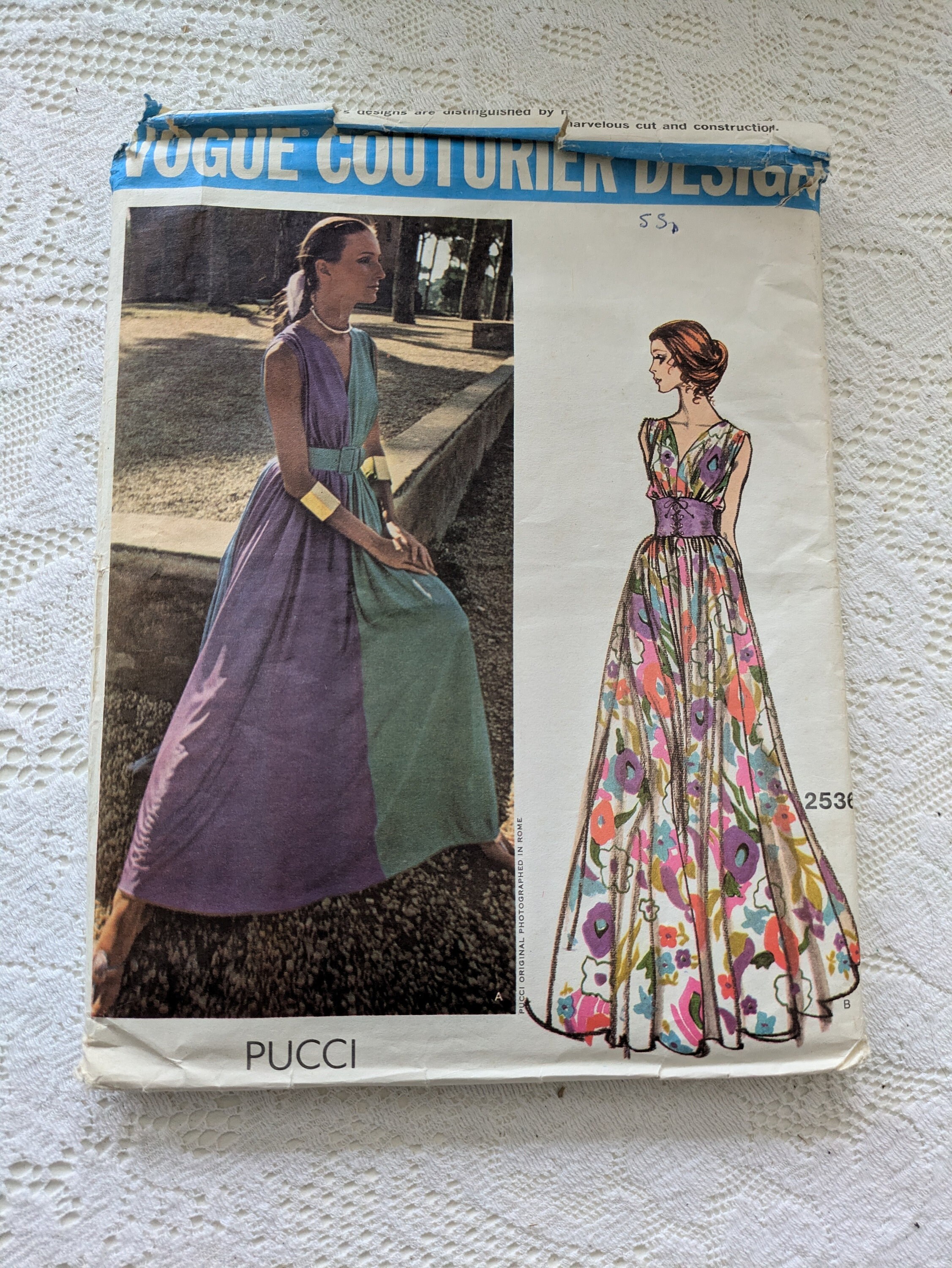Uncut Vintage 1970's VOGUE COURTURIER PUCCI Design Pattern