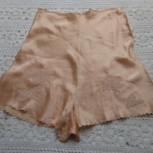 Beautiful Vintage Apricot SILK TAP PANTS with Lace Insert French Knickers Vintage Lingerie image 2