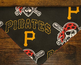 Philadelphia Pirates, MLB Over The Collar Hunde Bandana / Geschenke / Hundebekleidung / Hundezubehör /