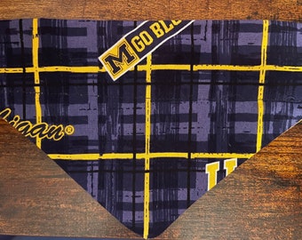 Michigan University Over The Collar Dog Bandana/NCAA Collection