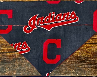 Cleveland Guardians, MLB Over The Collar Hundehalstuch/Geschenke/Hundekleidung/Hundezubehör/